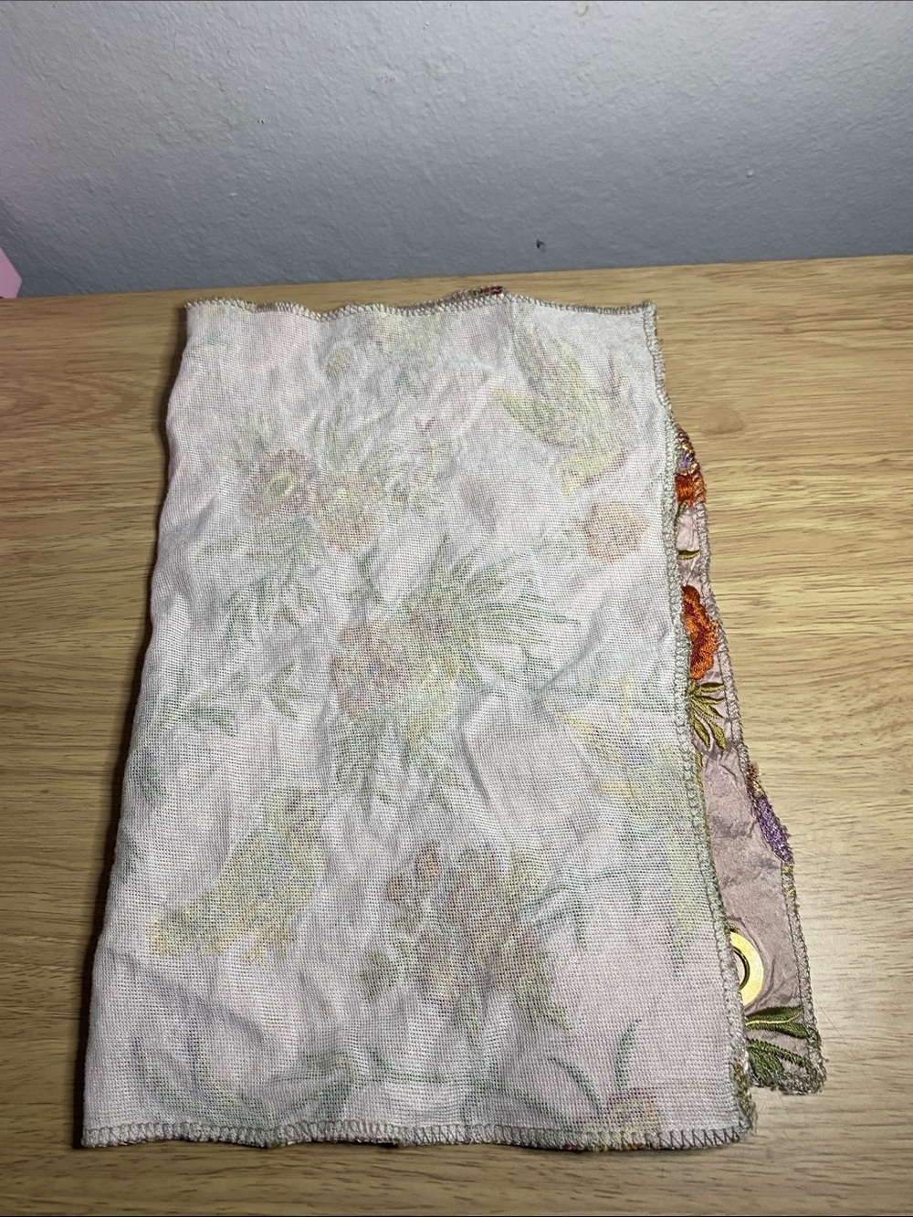 Hickory Tannery High-end designer embroidered silk drapery & upholstery fabric - Picture 11 of 12